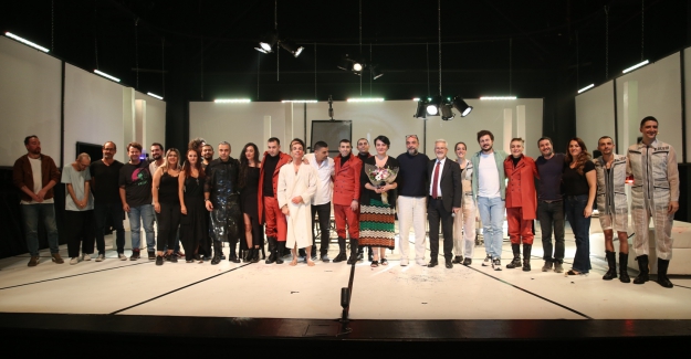 Nilüfer Kent Tiyatrosu yeni sezonu ‘1984’ ile açtı