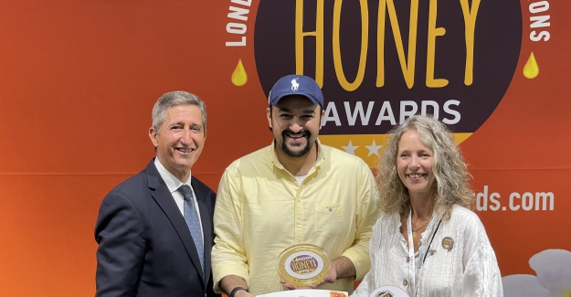 Türk Arıcılarına İngiltere'den ödül yağdı