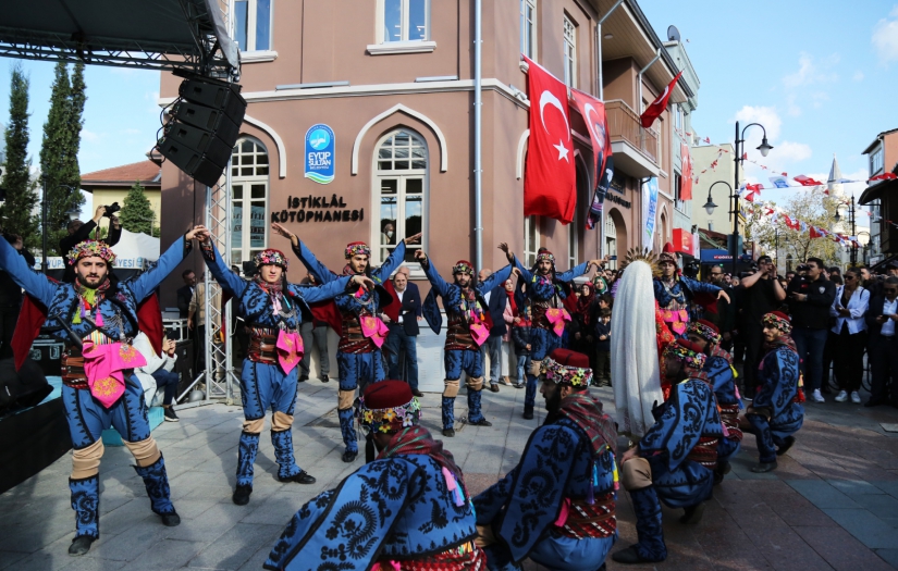 Alanında ilk ve tek! İstiklal Kütüphanesi açıldı