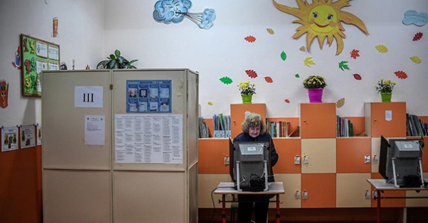 Bulgaristan'da halk sandık başına gitti!