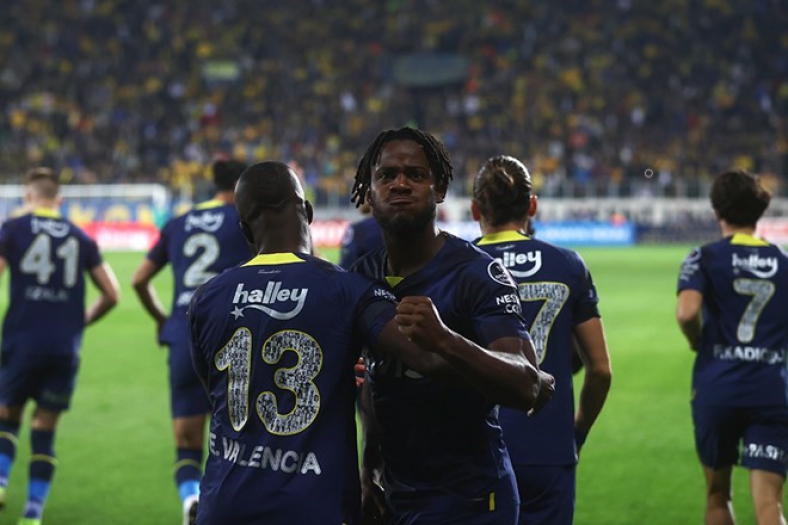 Fenerbahçe Başkent'te gücünü gösterdi: Ankaragücü: 0 - Fenerbahçe: 3