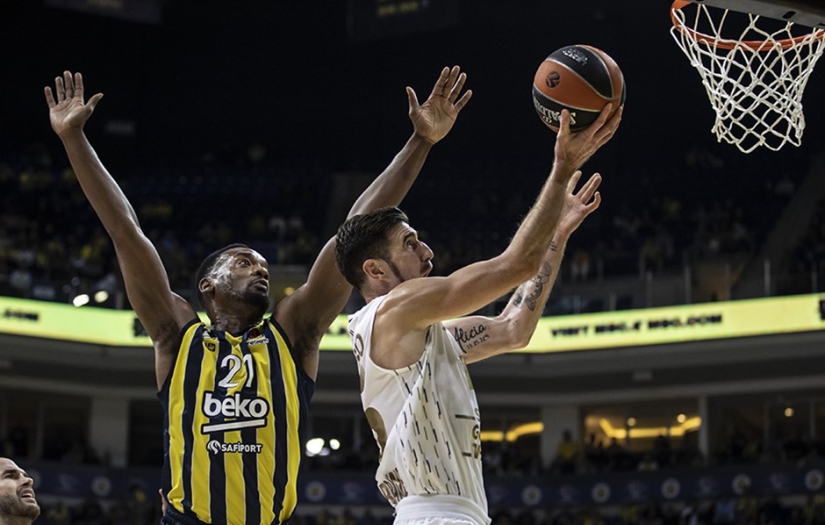 Fenerbahçe parkede de tam gaz: 3'te 3