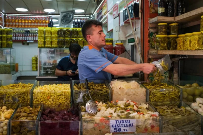 Hükümet esnafa yönelik yeni bir kredi paketi açıkladı