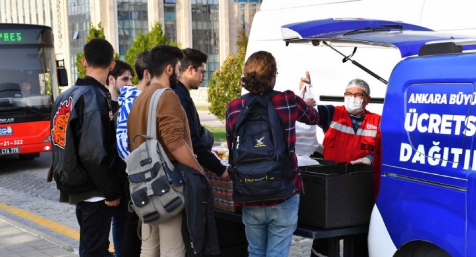 Mansur Yavaş duyurdu: Üniversitelerde ücretsiz dört çeşit yemek vermeye başladık