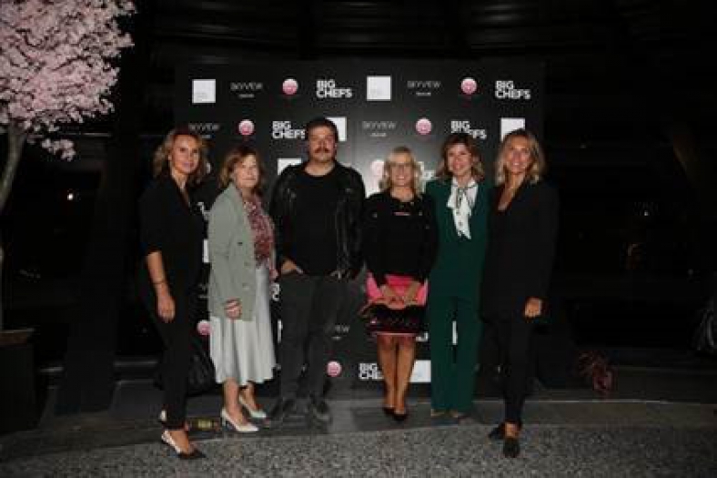 Mehmet Turgut 25. Yılını "USTALAR" Sergisiyle kutluyor