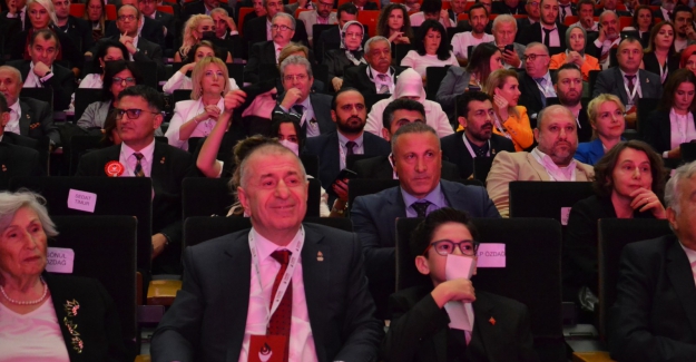 Özdağ'dan Kurultay'da Fetö Vurgusu