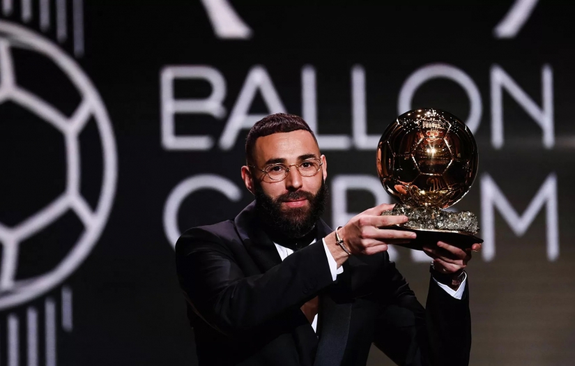 Real Madrid'in Fransız golcüsü Karim Benzema, 2022 Ballon d'Or ödülünün sahibi oldu
