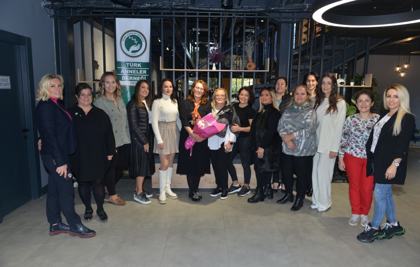 Annelerden enerji veren buluşma