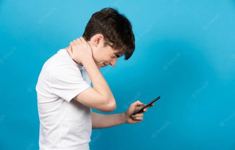 Boyun fıtığı gençler arasında giderek artıyor