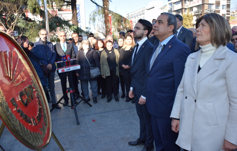 CHP Bursa İl Örgütü Atatürk'ün manevi huzurundaydı