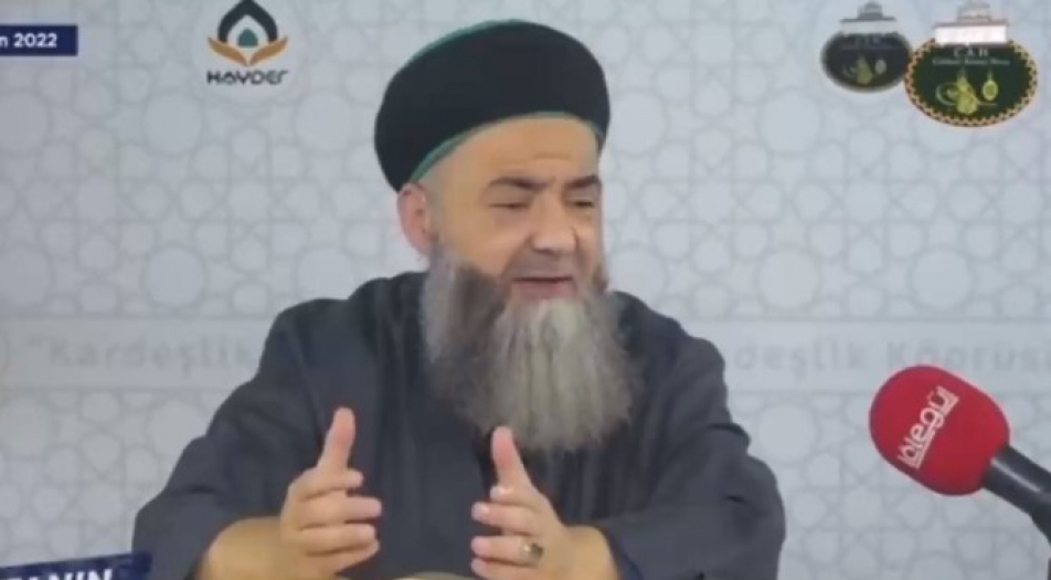 Cübbeli ekonomi uzmanı gibi: "Ekonominin bozuk olması da çoğu günahları engelleyici bir şey. İçki pahalı, kumar pahalı, zina pahalı.