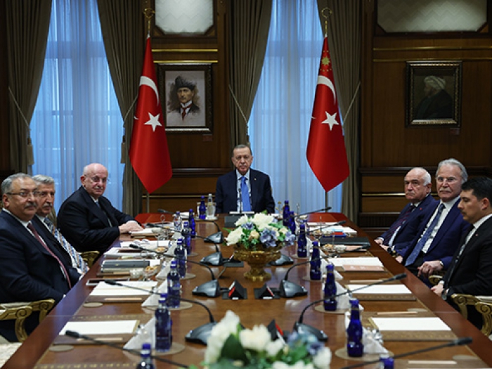 Erdoğan: "Kamudaki sözleşmeli personel kadroya geçirilecek"