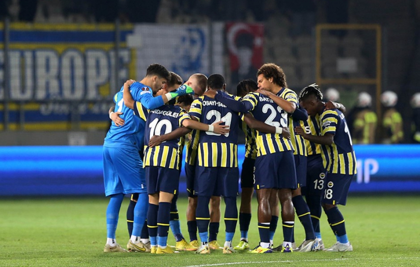 Fenerbahçe, Dünya Kupası arasına lider girdi