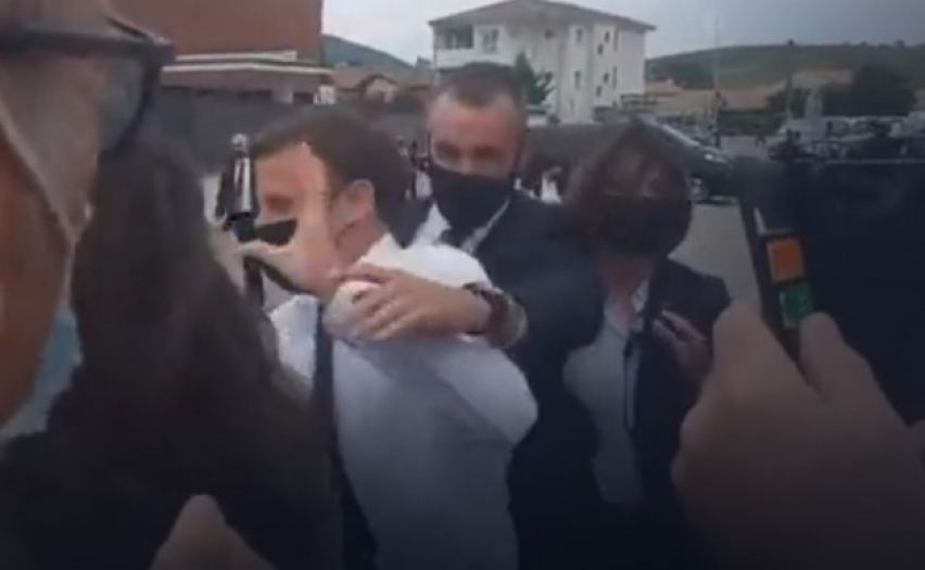 Fransa Cumhurbaşkanı Emmanuel Mácron yine tokat yedi