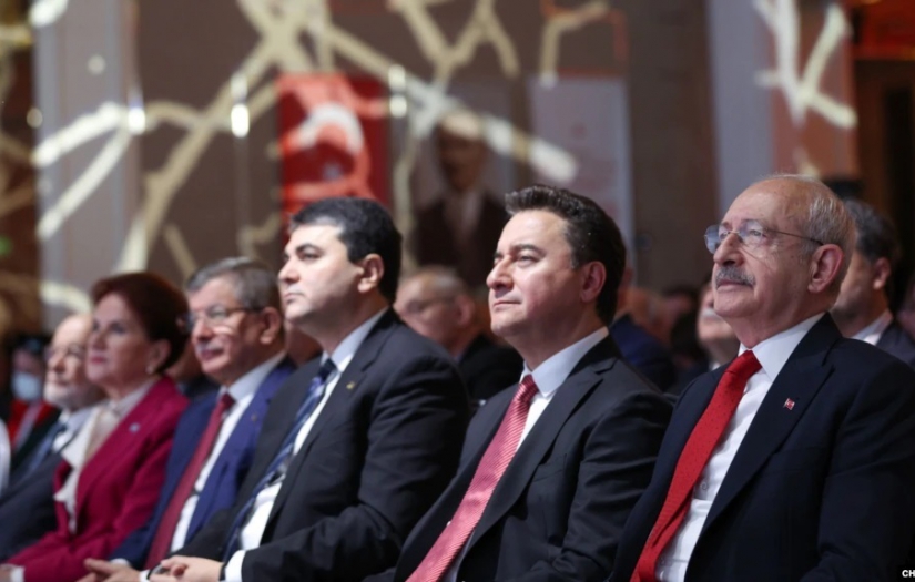 Güçlendirilmiş Parlamenter sisteme geçişi amaçlayan anayasa değişikliği teklifi açıklandı