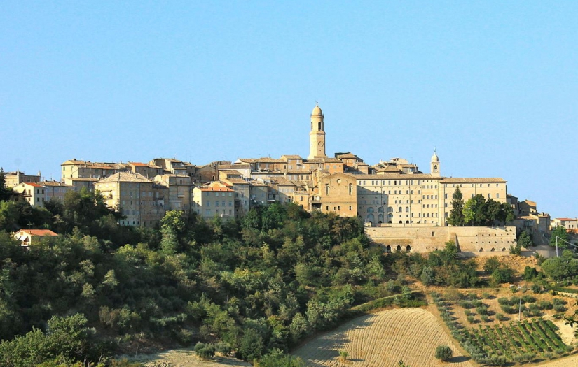 İtalya'daki ortaçağ köyünün tamamı, kişi başı 146 TL'ye kiralık