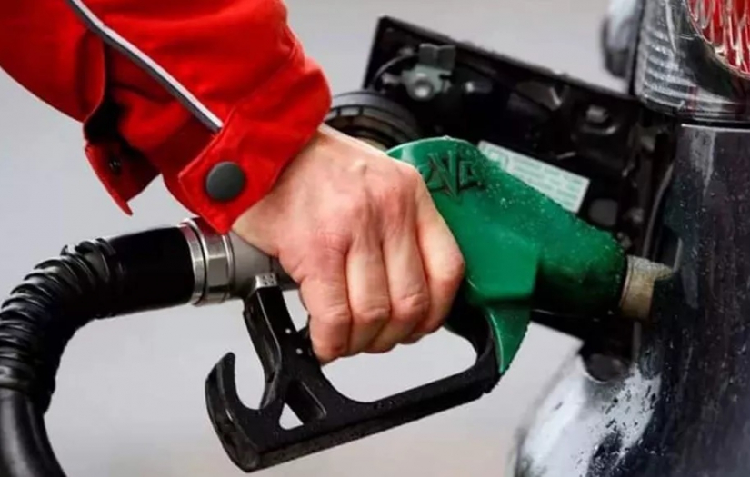 Araç sahiplerine bir darbe daha: Benzin ve motorine peş peşe zamlar