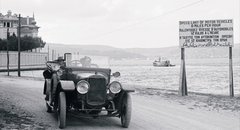 İstanbul’a ayna tutan sergi: Meşgul Şehir