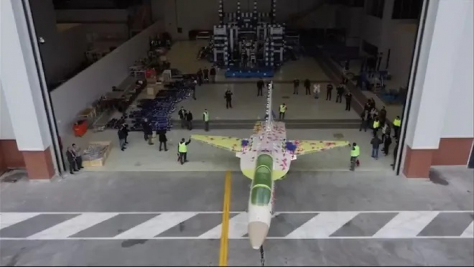 Türkiye'nin ilk jet ve hafif taarruz uçağı HÜRJET ilk uçuşuna ilerliyor