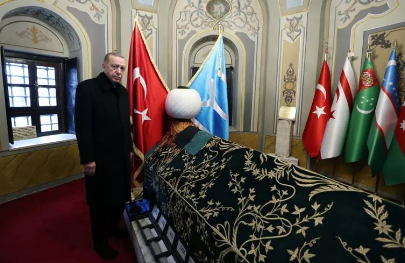 Cumhurbaşkanı Erdoğan, Ertuğrul Gazi'nin türbesini ziyaret etti