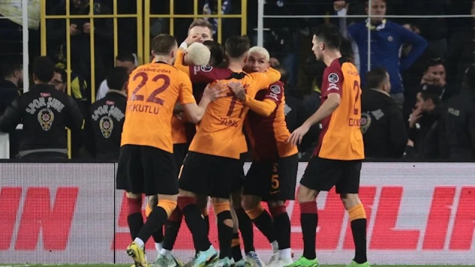 Fenerbahçe Galatasaray derbisinde farklı galibiyet