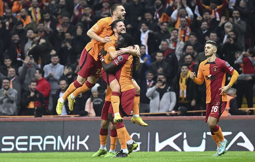 Galatasaray'dan bu sezon bir ilk!