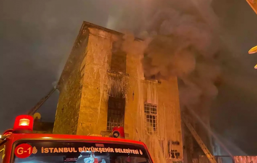 İstanbul Ermeni Katolik Kilisesi'nde yangın..