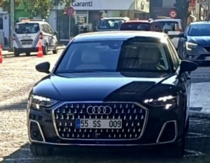 Keyfilik önlenemiyor: 3,5 Milyar borcu olan Belediye, Başkanına 7,5 milyona makam aracı aldı