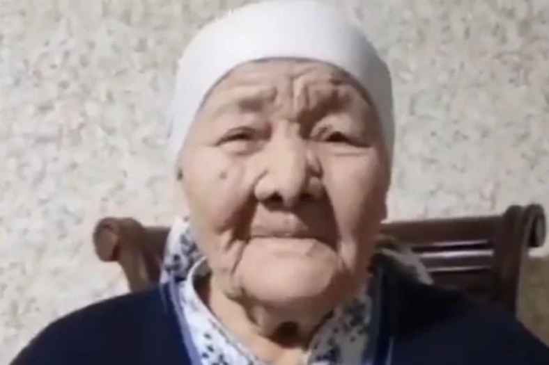 99 yaşındaki Özbek Türkü nine, emekli maaşını Türkiye'deki depremzedelere gönderdi