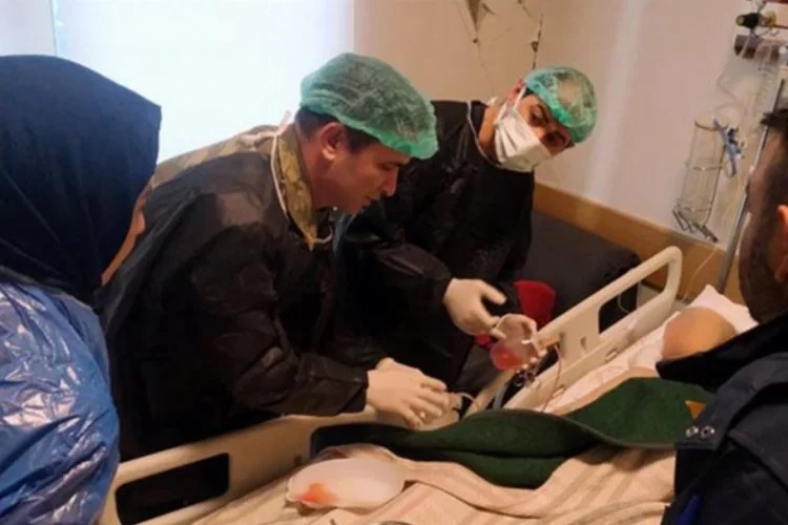 Azerbaycanlı doktorlar Kahramanmaraş'ta depremzedeleri tedavi ediyor