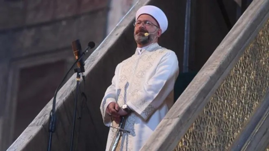 Barış Atay'dan Ali Erbaş'a: Sen devlet memurusun, nasıl 310 milyon lira bağışladın?