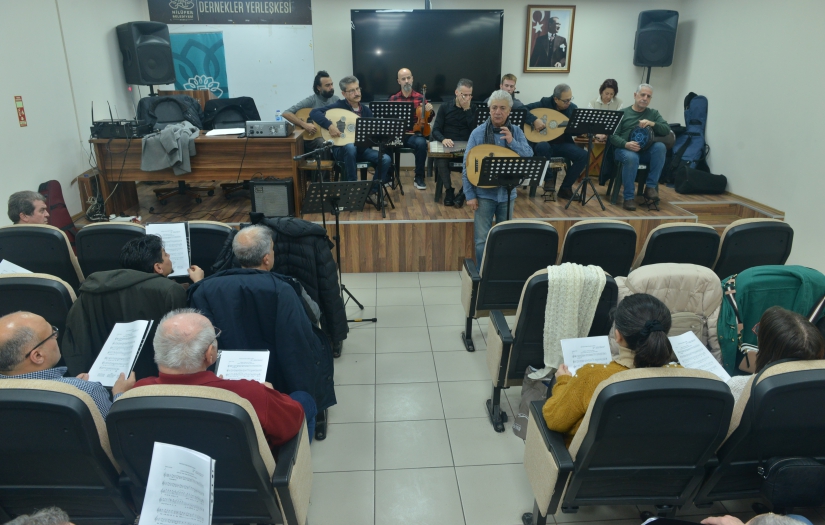 Burada şarkılar iyilik için  söyleniyor