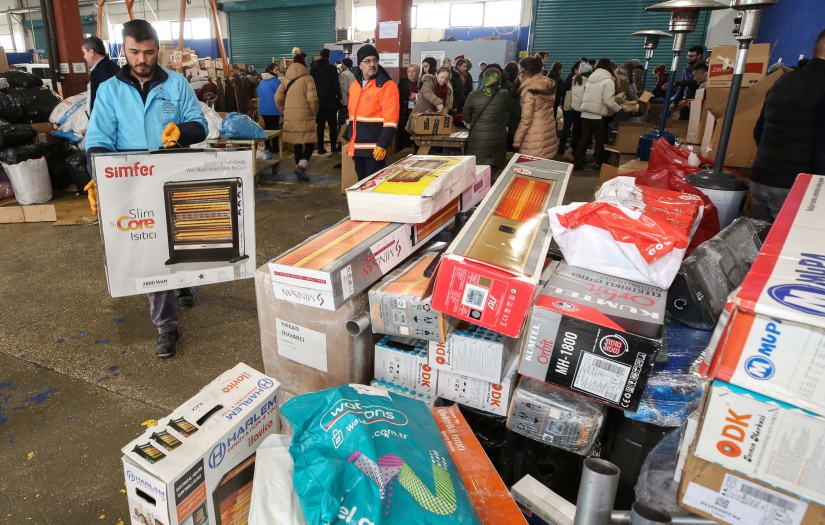 Bursalılar da deprem bölgesine yardım için koştular