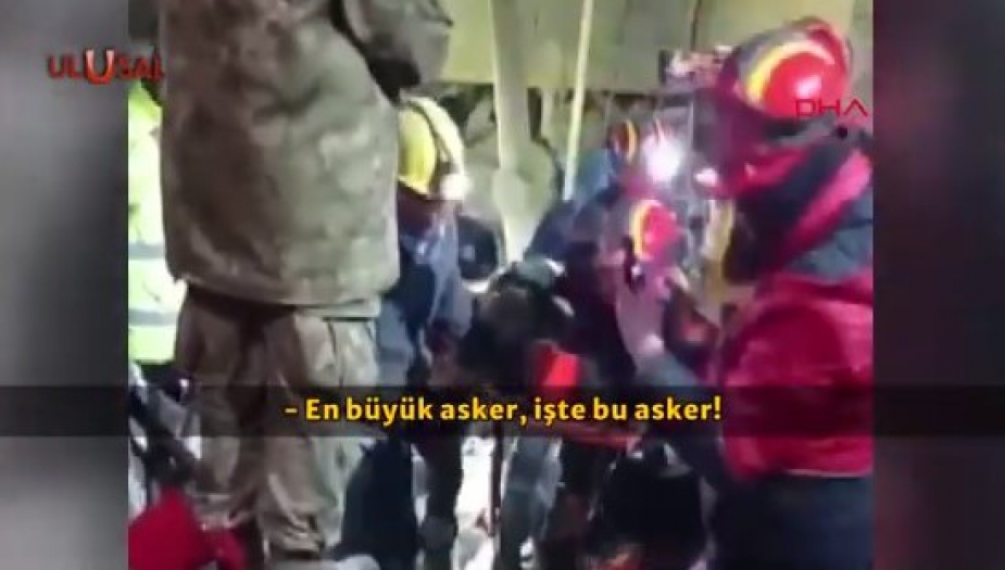 Mehmetçik depremzedeler için seferber oldu