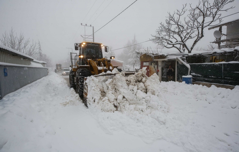 Nilüfer’de karla mücadele ekipleri görev başında