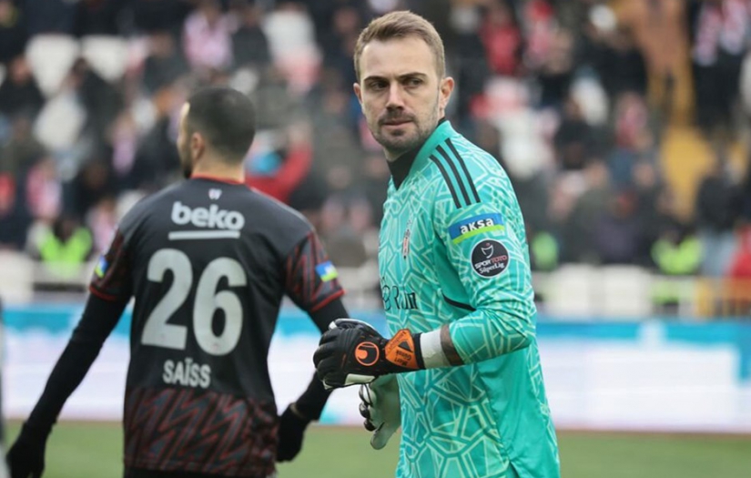 Sivasspor 1-0 Beşiktaş | Mert Günok'tan zemin tepkisi: "Bize uygun değildi"