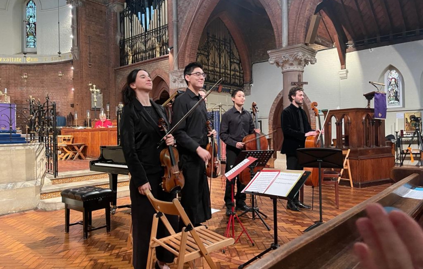 Depremzedelere Londra’da Destek Konseri