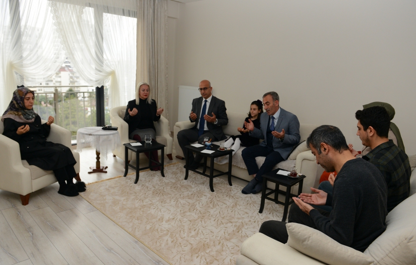 Şehit ailelerine anlamlı ziyaret