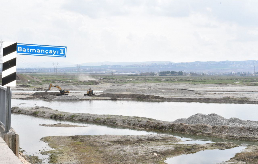 Batman’da petrol sızıntısı: Sızıntı yaşanan çay, Dicle Nehri’ne dökülüyor