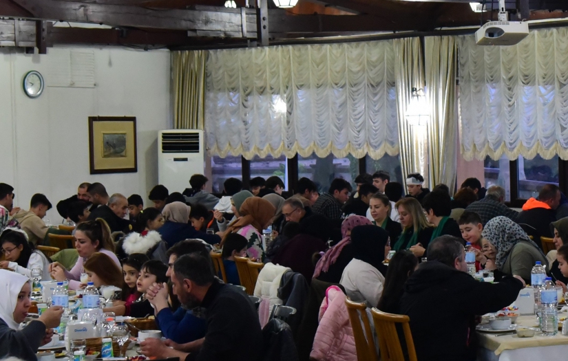 Bursalı Anneler depremzede aileleri ağırladı