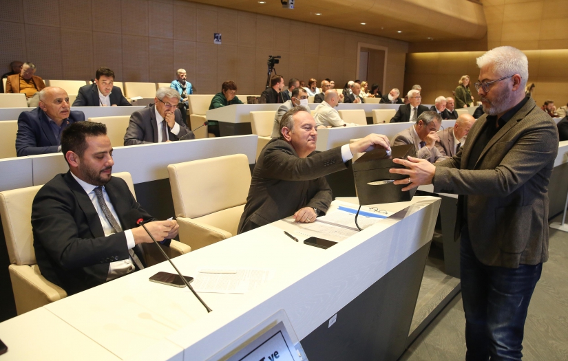 Nilüfer Belediye Meclisi’nin yeni üyeleri göreve başladı