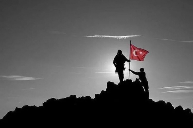 Türk Ordusu'ndan Zeytin Dalı ve Fırat Kalkanı bölgelerinde operasyon!