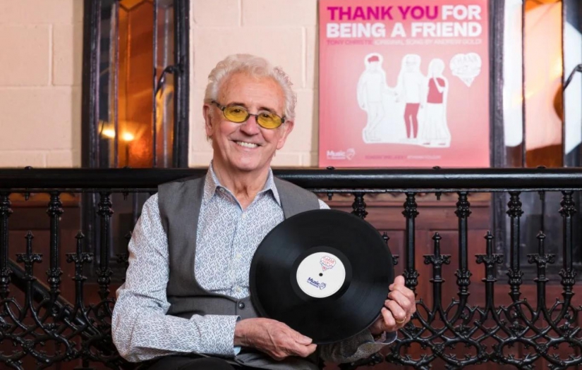 Ünlü şarkıcı müzikle demansa nasıl karşı geldiğini anlattı