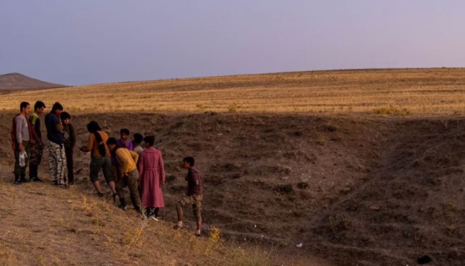 Van’da bir evin tandırında 33 Afgan göçmen yakalandı