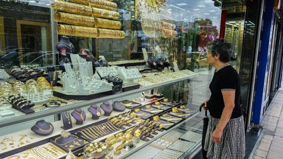 Altın fiyatları sert düştü