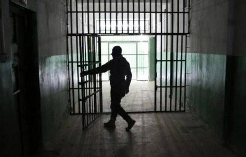 İran’da iki kişi ‘kutsal değerlere hakaret’ suçundan idam edildi