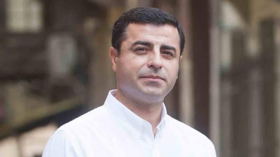 Selahattin Demirtaş aktif siyaseti bıraktığını duyurdu