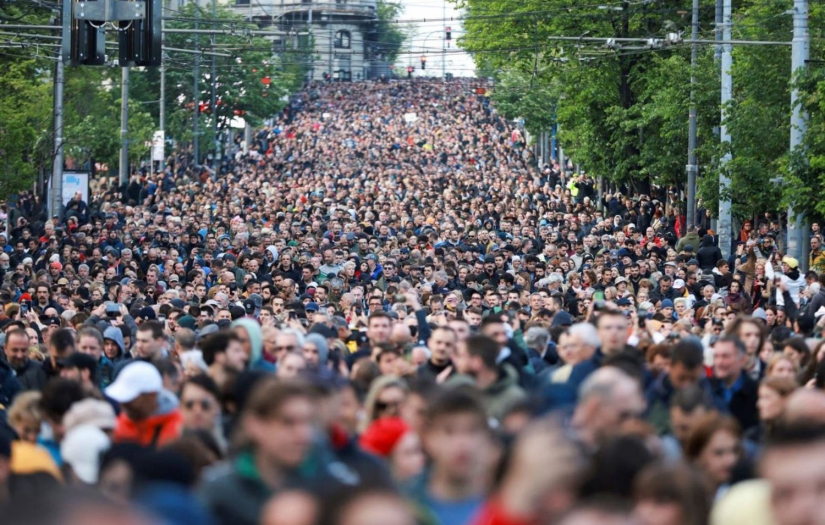 Sırbistan'ı ayağa kaldıran saldırılar, halkı yine sokaklara döktü