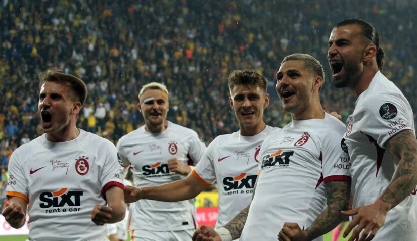 Süper Lig’de sezonun şampiyonu Galatasaray!