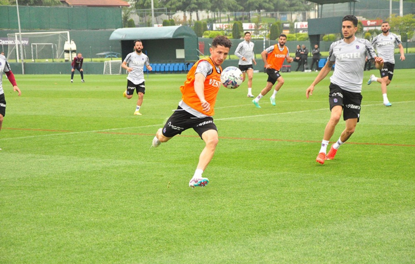 Trabzonspor idmanında üzücü gelişme: Sahayı böyle terk etti